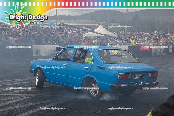 Summernats 28 Sunday 4 Jan 2015  BD  (8186)  LYNCHY BURNOUT