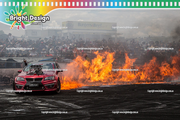 Summernats 28 Sunday 4 Jan 2015  BD  (8062)  STRUGLIN BURNOUT