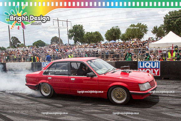 Summernats 28 Sunday 4 Jan 2015  BD  (7816)  LSWON BURNOUT