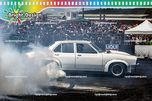 Summernats 28 Saturday 3 Jan 2015  BD (4664)  ZZY670 BURNOUT