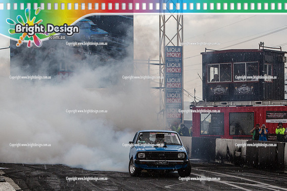 Summernats 28 Sunday 4 Jan 2015  BD  (8183)  LYNCHY BURNOUT