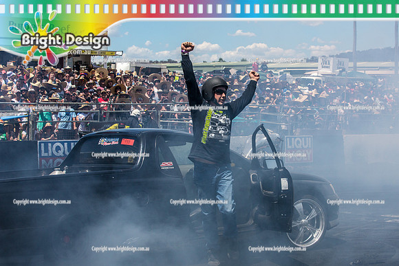 Summernats 28 Saturday 3 Jan 2015  BD (4703)  MAADSS BURNOUT