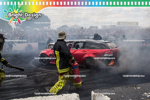 Summernats 28 Sunday 4 Jan 2015  BD  (8071)  STRUGLIN BURNOUT