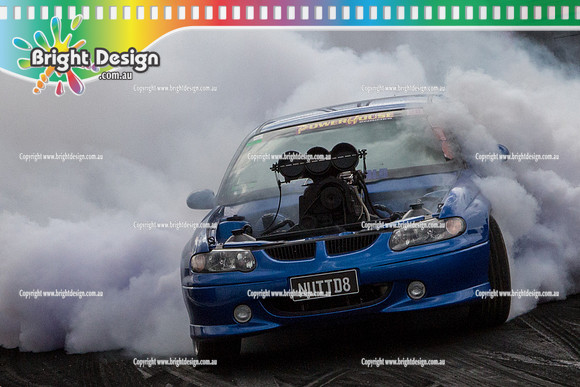 Summernats 28 Sunday 4 Jan 2015  BD  (8403)  NUTTD8 BURNOUT