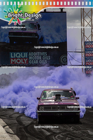 Summernats 28 Sunday 4 Jan 2015  BD  (8094)  1TUFHG BURNOUT