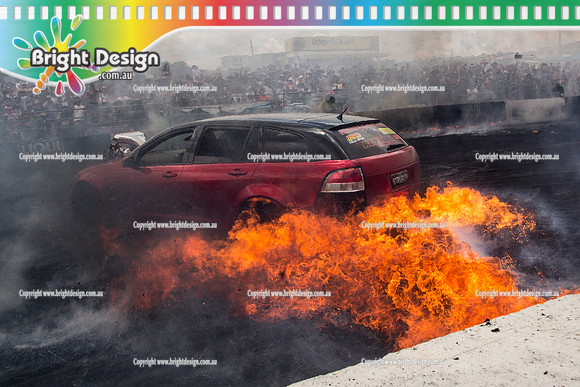 Summernats 28 Sunday 4 Jan 2015  BD  (8068)  STRUGLIN BURNOUT