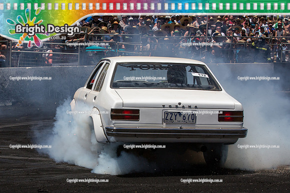 Summernats 28 Saturday 3 Jan 2015  BD (4657)  ZZY670 BURNOUT