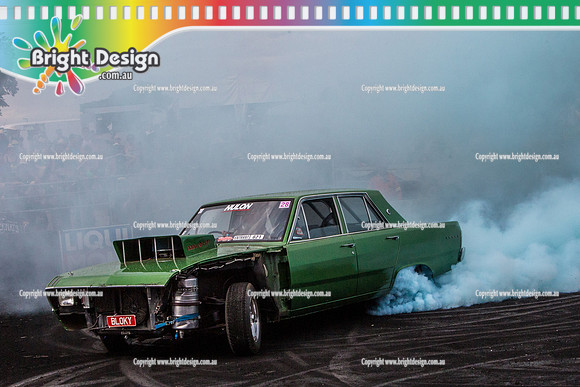 Summernats 28 Sunday 4 Jan 2015  BD  (8273)  BLOKY BURNOUT