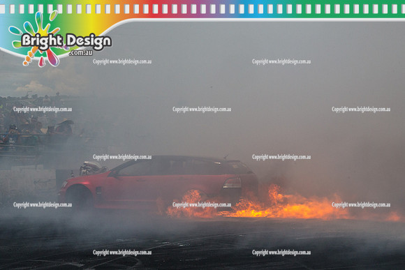 Summernats 28 Sunday 4 Jan 2015  BD  (8044)  STRUGLIN BURNOUT