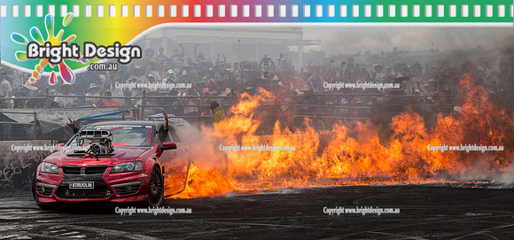 Summernats 28 Sunday 4 Jan 2015  BD  (8061)  STRUGLIN BURNOUT