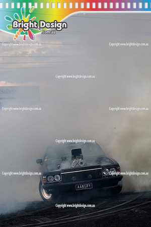 Summernats 28 Sunday 4 Jan 2015  BD  (8371)  AANGRY BURNOUT