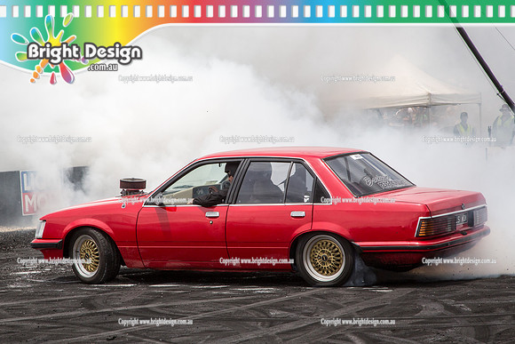 Summernats 28 Sunday 4 Jan 2015  BD  (7841)  LSWON BURNOUT