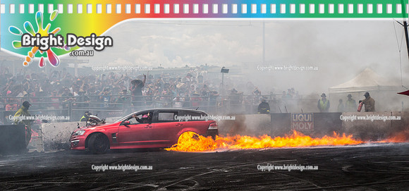 Summernats 28 Sunday 4 Jan 2015  BD  (8056)  STRUGLIN BURNOUT