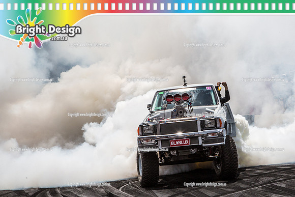 Summernats 28 Sunday 4 Jan 2015  BD  (7978)  BLWNLUX BURNOUT