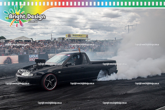 Summernats 28 Sunday 4 Jan 2015  BD  (7768)  GHETTO BURNOUT