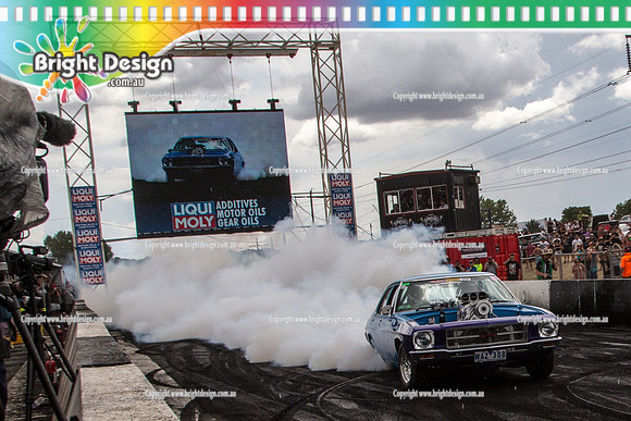 Summernats 28 Sunday 4 Jan 2015  BD  (8154)  WAZ308 BURNOUT