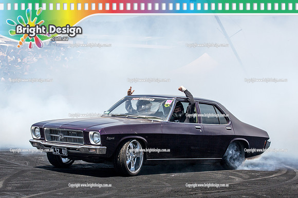 Summernats 28 Saturday 3 Jan 2015  BD  (4997)  LS24U BURNOUT