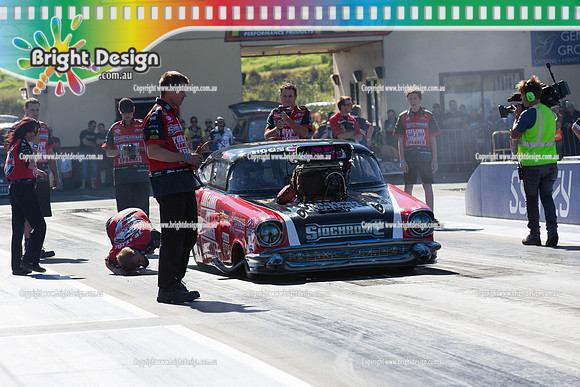 X-Champs @ Sydney Dragway SUN 4 May 2014  (6421)  TD 1221 TEAM BRAY RACING VICTOR BRAY  TOP DOOR SLAMMER  CROWD