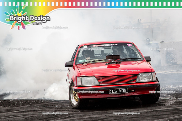 Summernats 28 Sunday 4 Jan 2015  BD  (7842)  LSWON BURNOUT