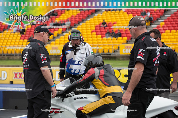 X-Champs @ Sydney Dragway SAT 3 May 2014  (4622)  SCOTT WHITE  PRO BIKE 868  CROWD
