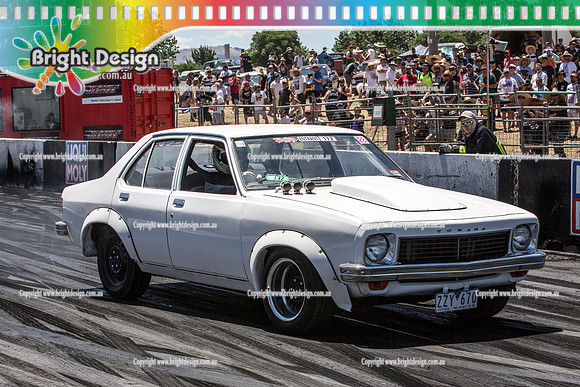 Summernats 28 Saturday 3 Jan 2015  BD (4651)  ZZY670 BURNOUT