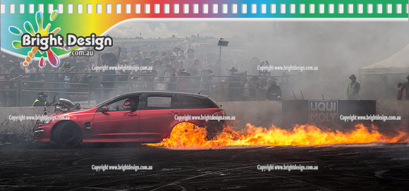 Summernats 28 Sunday 4 Jan 2015  BD  (8055)  STRUGLIN BURNOUT