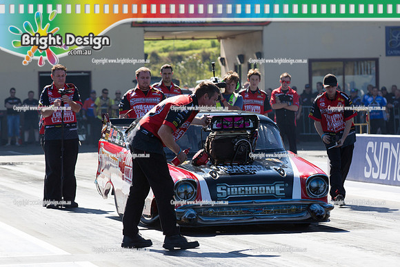 X-Champs @ Sydney Dragway SUN 4 May 2014  (6422)  TD 1221 TEAM BRAY RACING VICTOR BRAY  TOP DOOR SLAMMER  CROWD